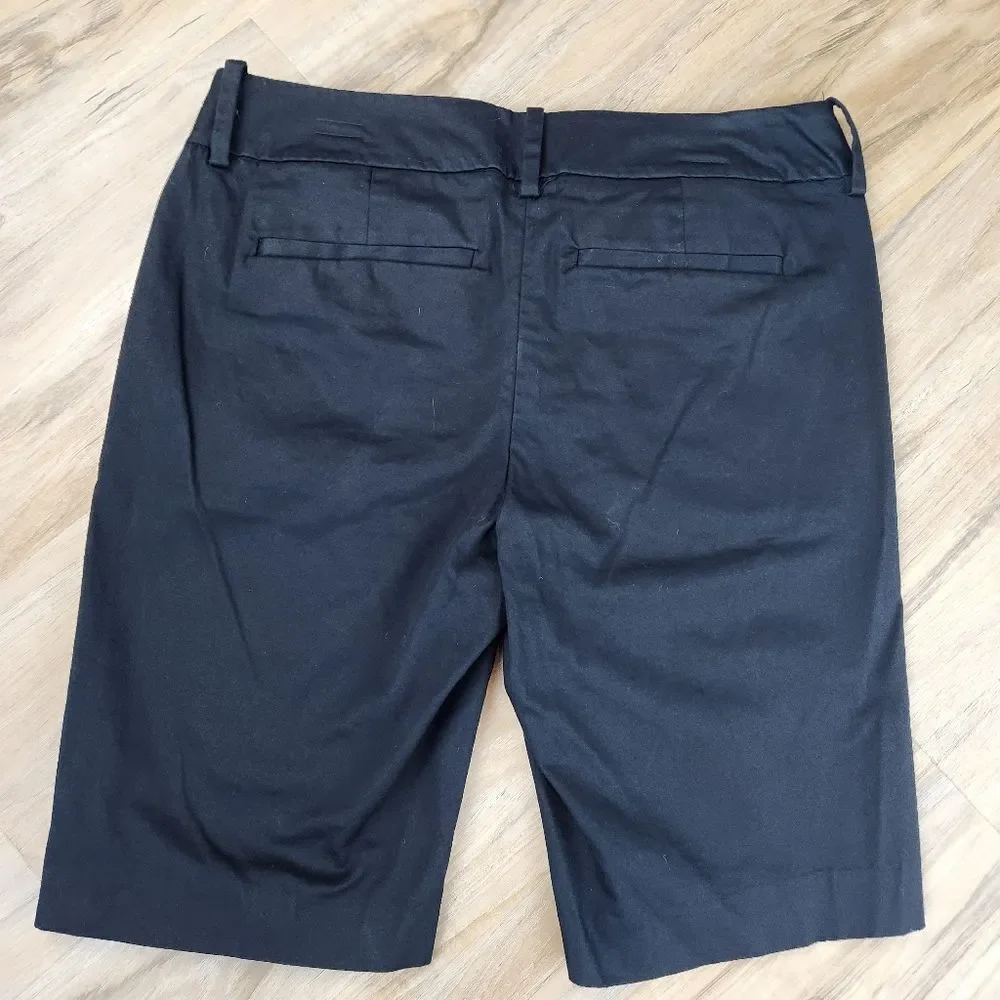 💜Mossimo Black Stretch Dressy Bermuda Shorts Size 6/28